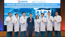Medical team at Bangkok Hospital during their demonstration of the da Vinci Xi Surgical System