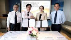 Representatives from Sengkang General Hospital and Medtronic International during the signing of an MOU to establish SKH as a centre of excellence for AI-assisted colonoscopy