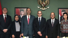 Siloam Hospitals and Philips representatives during a partnership signing