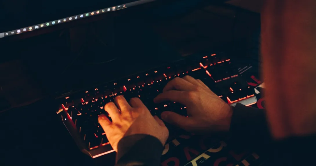 Hands on a keyboard