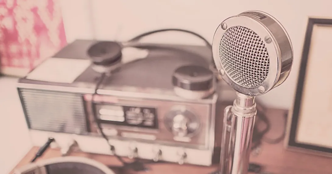 Old-fashioned broadcasting headset