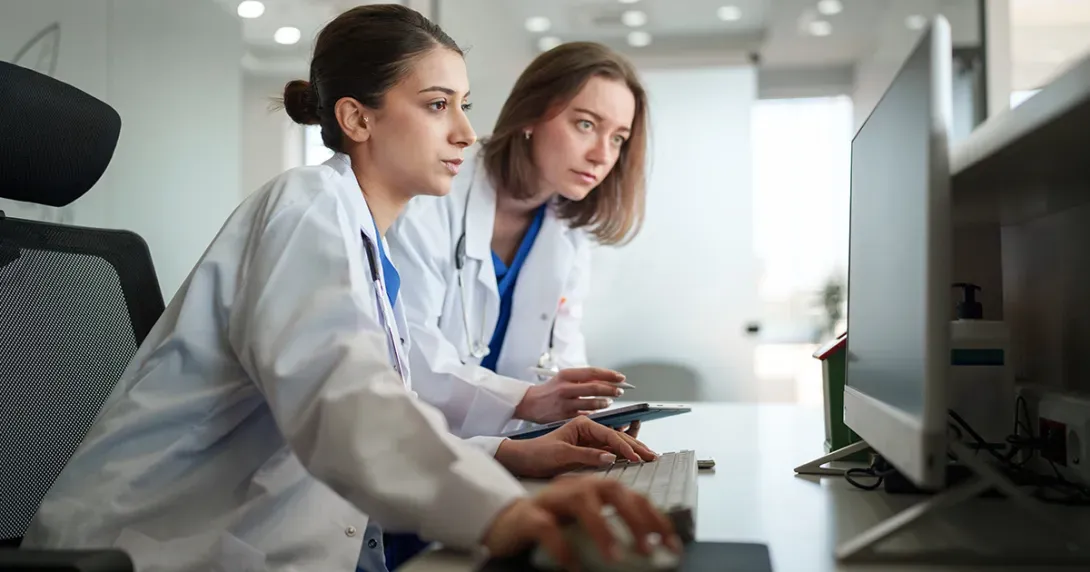 Clinicians adapt to AI workflows