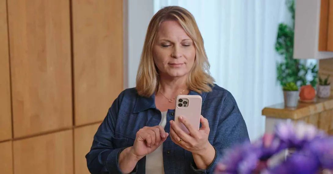 Person using cellphone